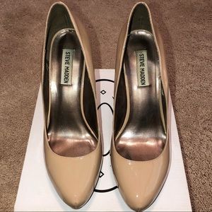 Steve Madden Vivvaa Tan Patent Pumps, Size 8.5